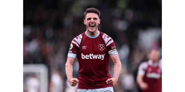 Declan Rice, een rijzende voetbalster die volhardt in zijn droom Declan Rice, een rijzende voetbalster die volhardt in zijn droom